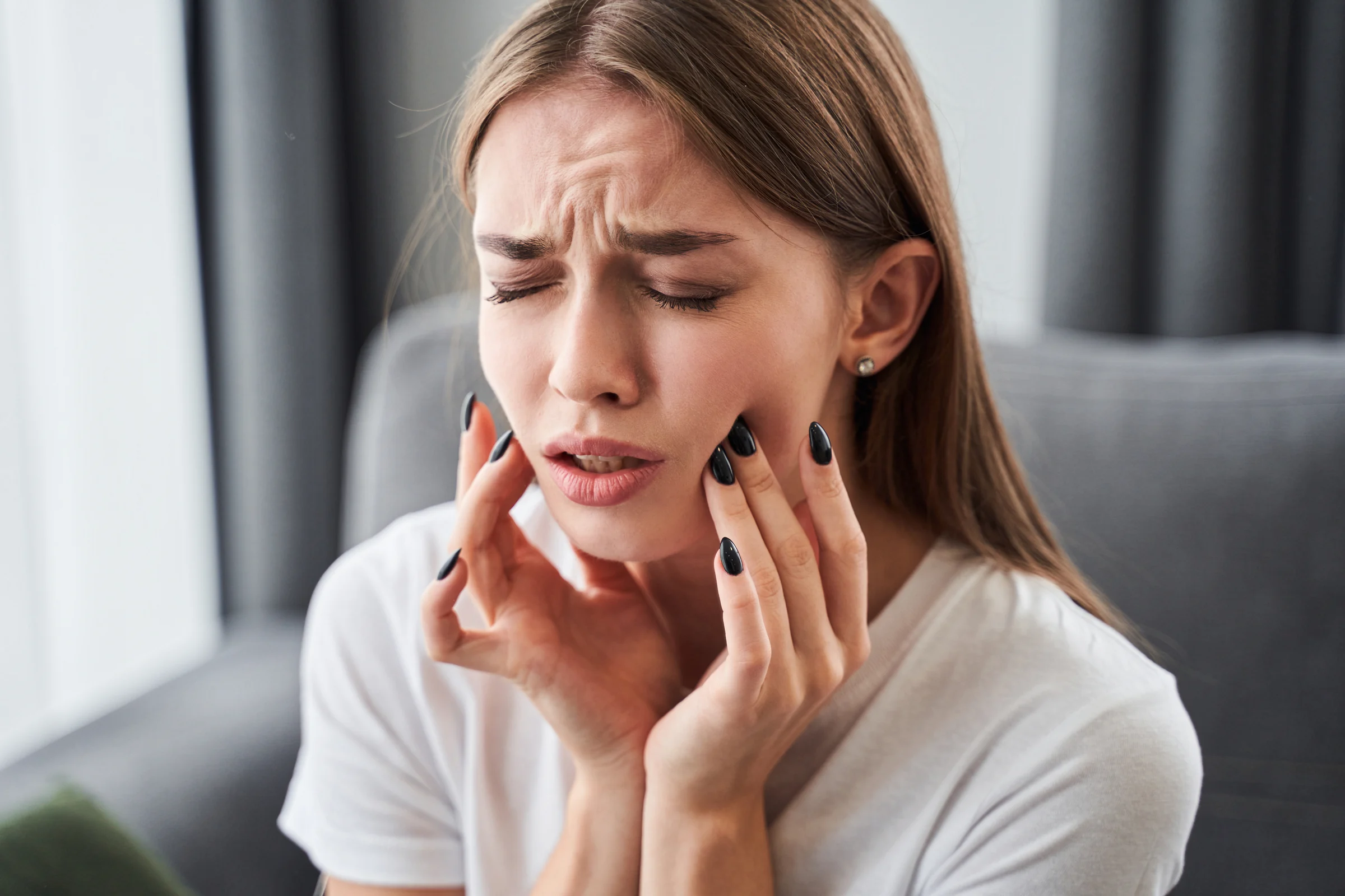 Patient with dental pain needing emergency care